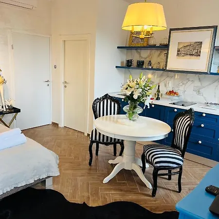 La Dolce Vita Luxury With Best Free Private Parking In City Center Apartment *