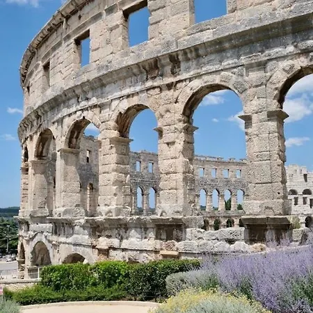 Apartment La Dolce Vita Luxury With Best Free Private Parking In City Center Pula