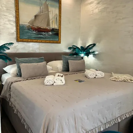 La Dolce Vita Luxury With Best Free Private Parking In City Center Apartment
