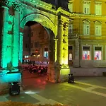 La Dolce In The Center With Private Parking 아파트 *