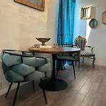 아파트 La Dolce In The Center With Private Parking 풀라