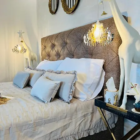 La Dolce Vita Luxury With Best Free Private Parking In City Center Apartment