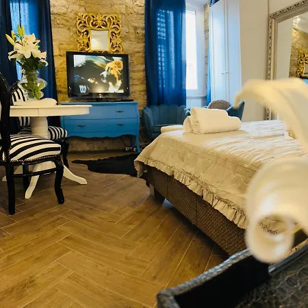 Daire La Dolce In The Center With Private Parking